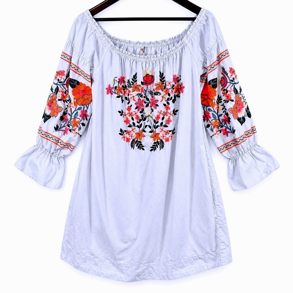 Free People Tunic Top XS Gray Embroidered Floral Boho Peasant Bell Sleeve Artsy